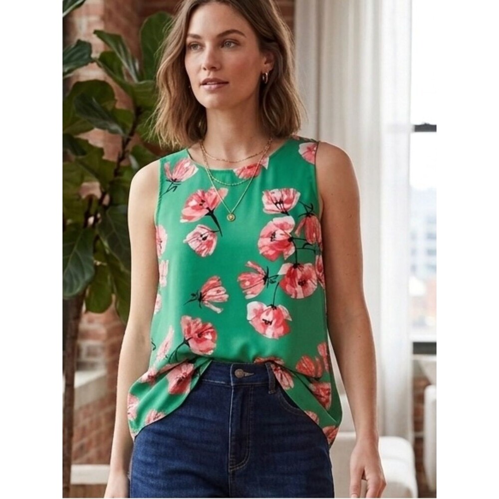 Who What Wear Green Floral Sleeveless Camisole with Coral Pink Blooms